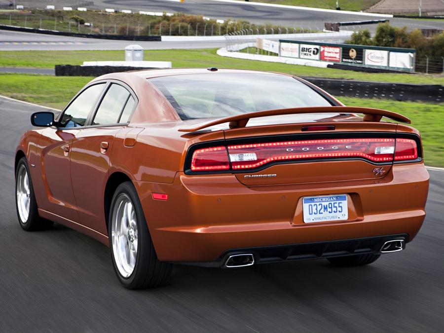  Dodge Charger R/T 2011 года  (фото 11 из 14)